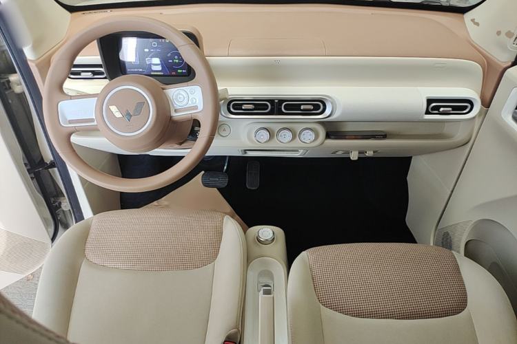 Used Wuling Hongguang MINIEV 2024 3rd Generation 215km Youth Edition Center Console