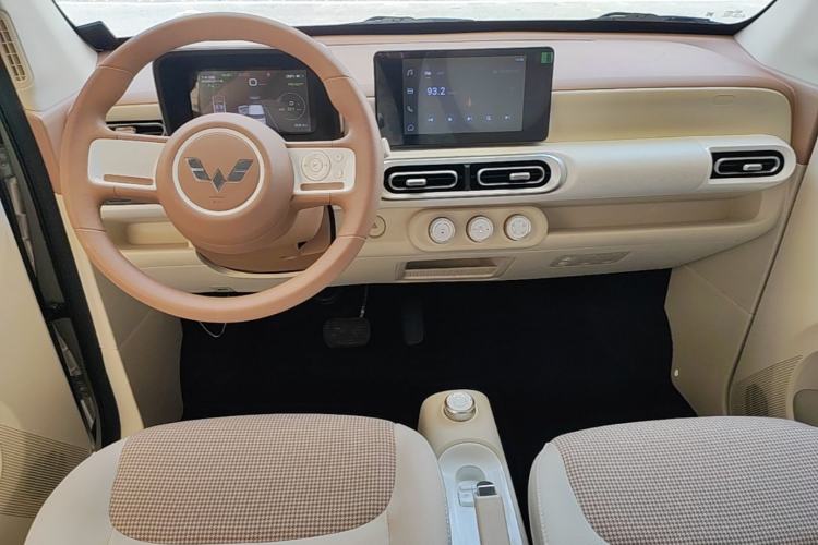Used Wuling Hongguang MINIEV 2024 3rd Generation 215km Advanced Version Center Console