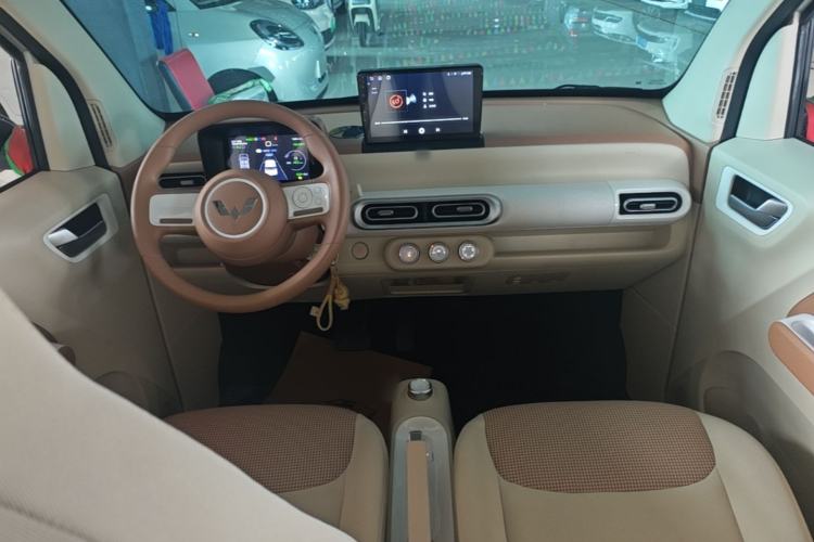 Used Wuling Hongguang MINIEV 2024 3rd Generation 215km Youth Edition Center Console