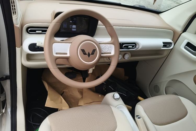 Used Wuling Hongguang MINIEV 2024 3rd Generation 215km Youth Edition Center Console