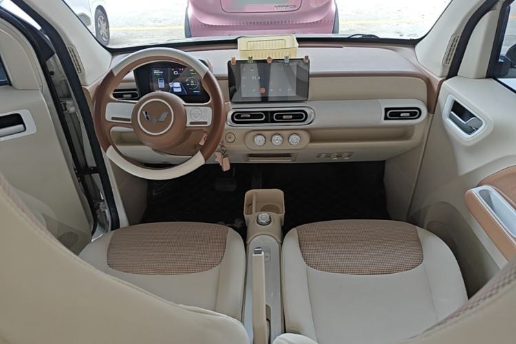 Used Wuling Hongguang MINIEV 2024 3rd Generation 215km Advanced Version Center Console