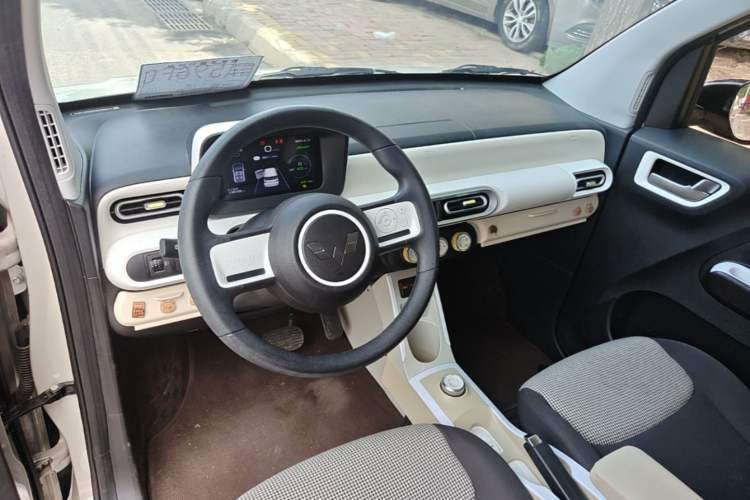 Used Wuling Hongguang MINIEV 2024 3rd Generation 215km Youth Edition Center Console