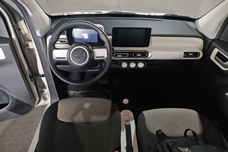 Used Wuling Hongguang MINIEV 2024 3rd Generation 215km Advanced Version Center Console