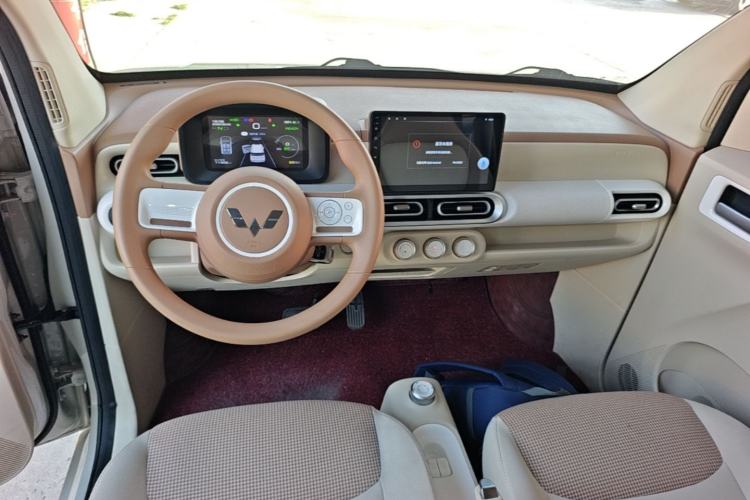 Used Wuling Hongguang MINIEV 2024 3rd Generation 215km Youth Edition Center Console
