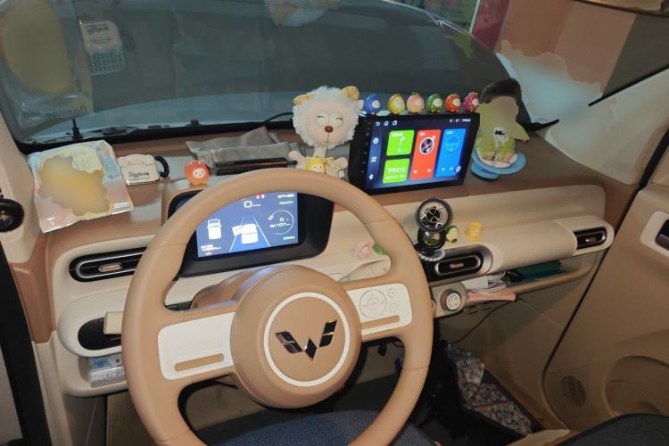 Used Wuling Hongguang MINIEV 2024 3rd Generation 215km Youth Edition Center Console