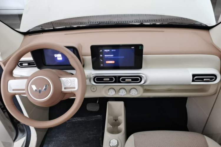 Used Wuling Hongguang MINIEV 2024 3rd Generation 215km Advanced Version Center Console