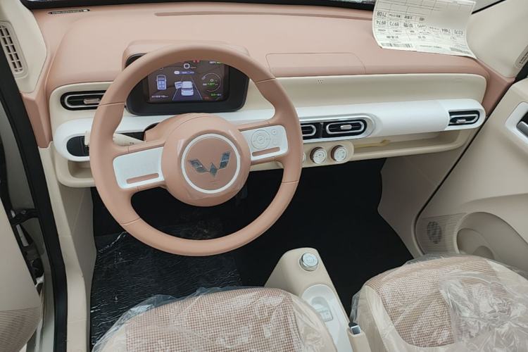 Used Wuling Hongguang MINIEV 2024 3rd Generation 215km Youth Edition Center Console