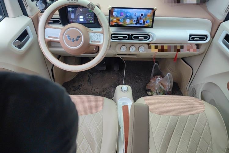 Used Wuling Hongguang MINIEV 2024 3rd Generation 215km Youth Edition Center Console