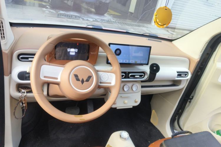 Used Wuling Hongguang MINIEV 2024 3rd Generation 215km Youth Edition Center Console