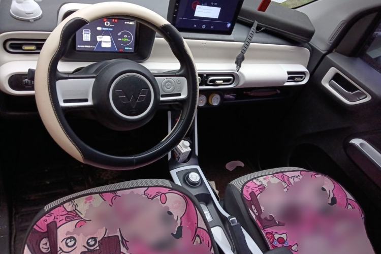 Used Wuling Hongguang MINIEV 2024 3rd Generation 215km Youth Edition Center Console