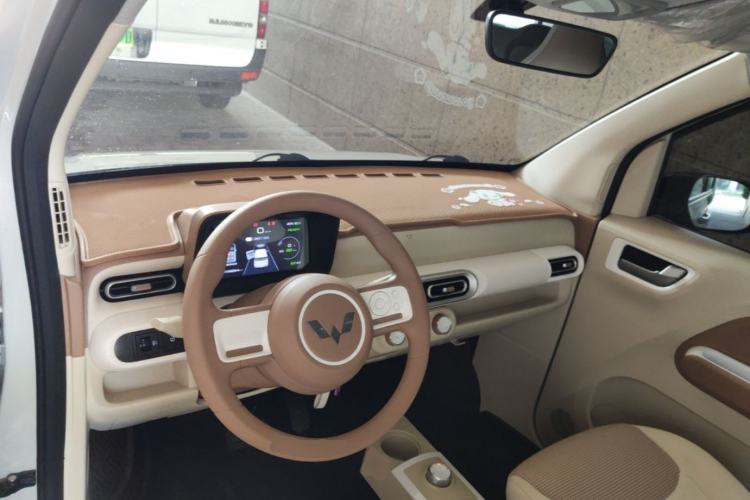 Used Wuling Hongguang MINIEV 2024 3rd Generation 215km Youth Edition Center Console