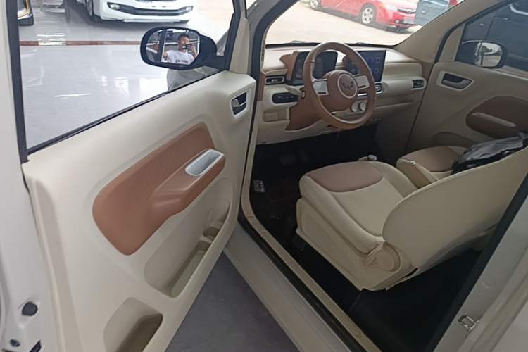 Used Wuling Hongguang MINIEV 2024 3rd Generation 215km Youth Edition Driver Seat