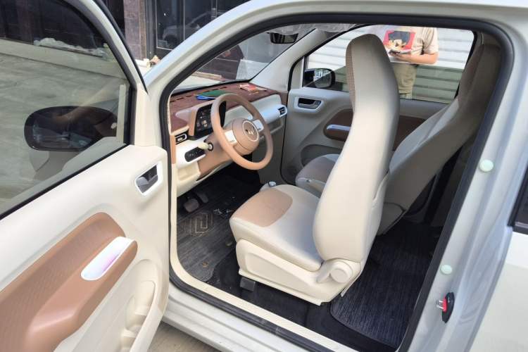 Used Wuling Hongguang MINIEV 2024 3rd Generation 215km Youth Edition Driver Seat