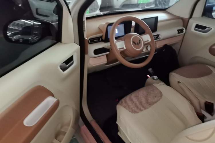 Used Wuling Hongguang MINIEV 2024 3rd Generation 215km Advanced Version Driver Seat