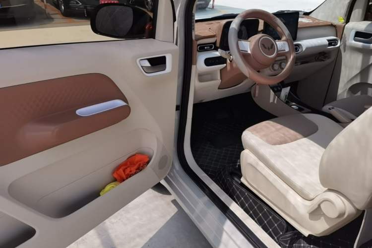 Used Wuling Hongguang MINIEV 2024 3rd Generation 215km Youth Edition Driver Seat