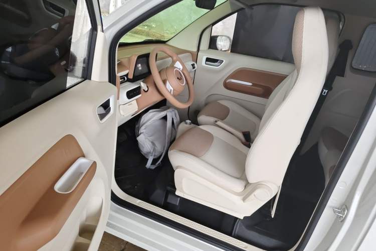 Used Wuling Hongguang MINIEV 2024 3rd Generation 215km Youth Edition Driver Seat