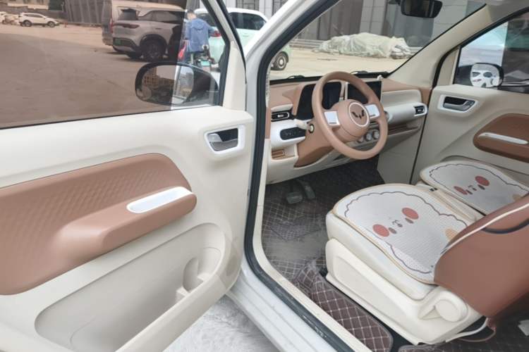 Used Wuling Hongguang MINIEV 2024 3rd Generation 215km Advanced Version Driver Seat