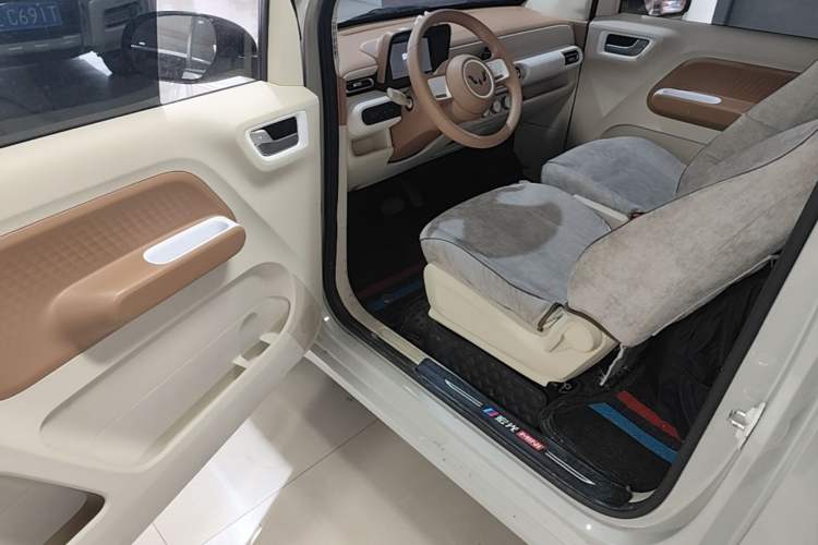 Used Wuling Hongguang MINIEV 2024 3rd Generation 215km Youth Edition Driver Seat