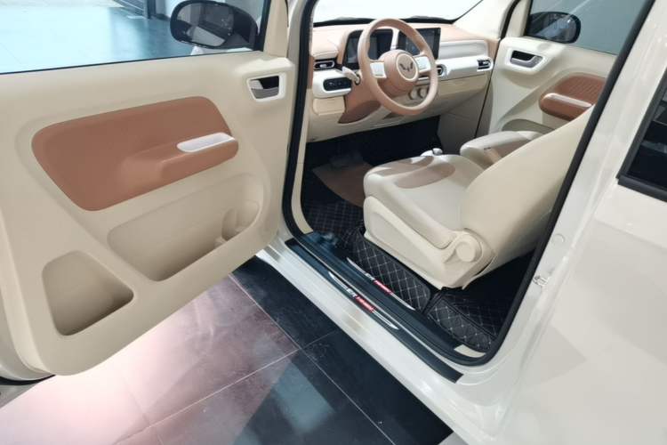 Used Wuling Hongguang MINIEV 2024 3rd Generation 215km Advanced Version Driver Seat