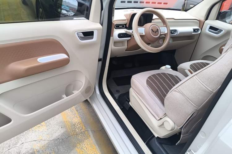 Used Wuling Hongguang MINIEV 2024 3rd Generation 215km Youth Edition Driver Seat