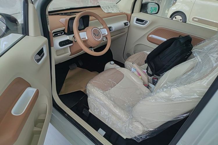 Used Wuling Hongguang MINIEV 2024 3rd Generation 215km Youth Edition Driver Seat
