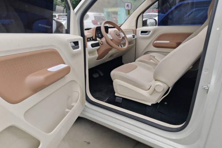 Used Wuling Hongguang MINIEV 2024 3rd Generation 215km Youth Edition Driver Seat