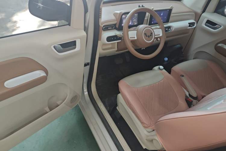 Used Wuling Hongguang MINIEV 2024 3rd Generation 215km Advanced Version Driver Seat