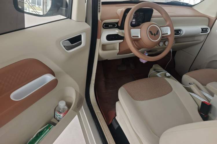 Used Wuling Hongguang MINIEV 2024 3rd Generation 215km Youth Edition Driver Seat