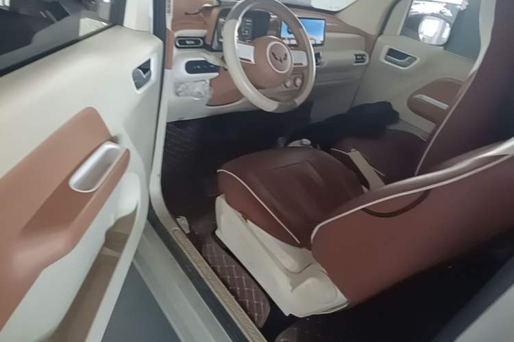 Used Wuling Hongguang MINIEV 2024 3rd Generation 215km Youth Edition Driver Seat