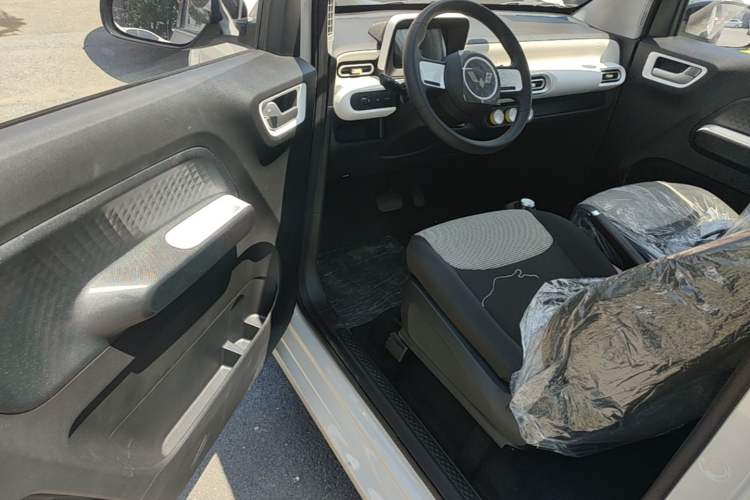 Used Wuling Hongguang MINIEV 2024 3rd Generation 215km Youth Edition Driver Seat