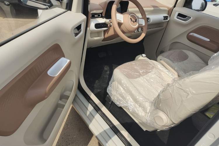 Used Wuling Hongguang MINIEV 2024 3rd Generation 215km Youth Edition Driver Seat