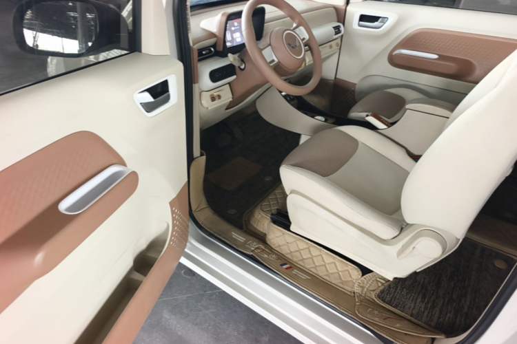 Used Wuling Hongguang MINIEV 2024 3rd Generation 215km Youth Edition Driver Seat