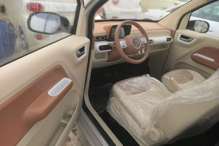 Used Wuling Hongguang MINIEV 2024 3rd Generation 215km Youth Edition Driver Seat