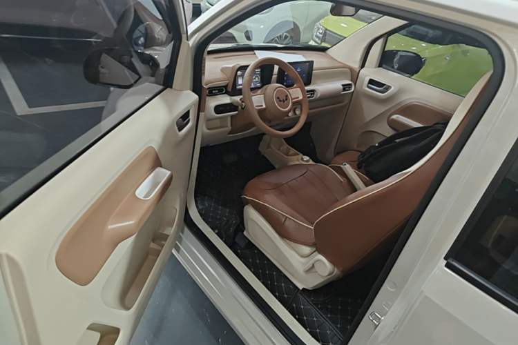 Used Wuling Hongguang MINIEV 2024 3rd Generation 215km Advanced Version Driver Seat