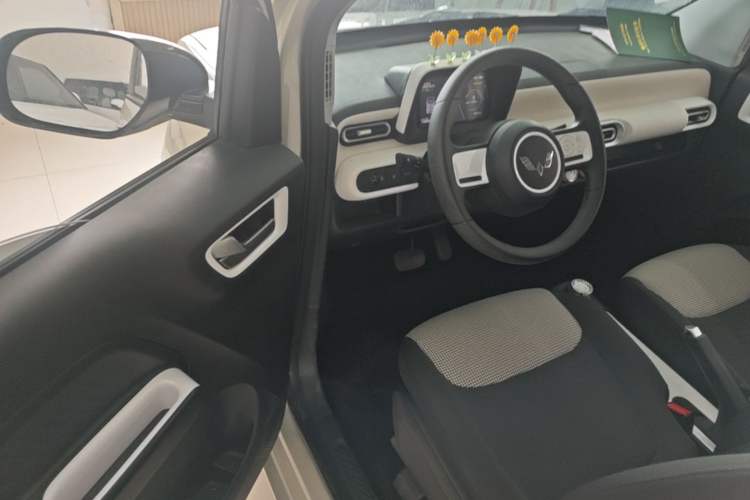 Used Wuling Hongguang MINIEV 2024 3rd Generation 215km Youth Edition Driver Seat