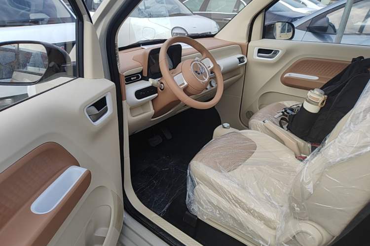 Used Wuling Hongguang MINIEV 2024 3rd Generation 215km Youth Edition Driver Seat