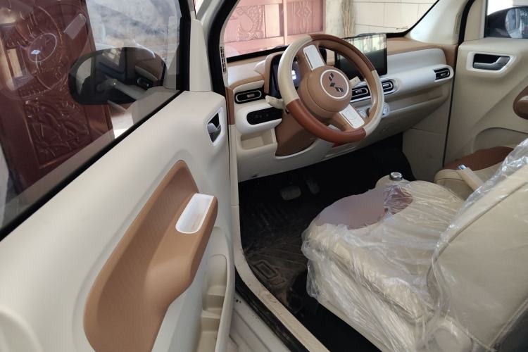 Used Wuling Hongguang MINIEV 2024 3rd Generation 215km Youth Edition Driver Seat