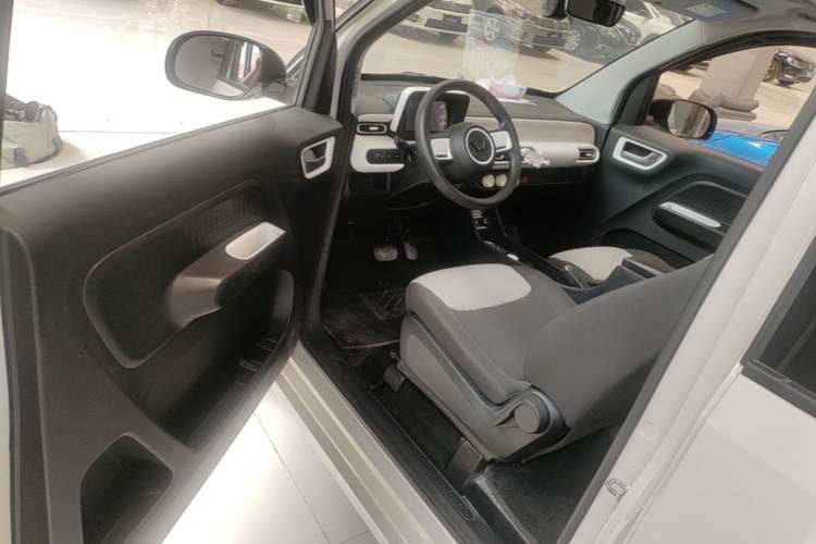 Used Wuling Hongguang MINIEV 2024 3rd Generation 215km Youth Edition Driver Seat