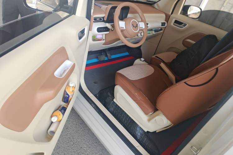 Used Wuling Hongguang MINIEV 2024 3rd Generation 215km Youth Edition Driver Seat