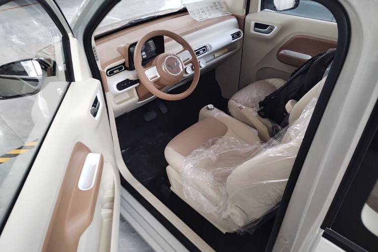 Used Wuling Hongguang MINIEV 2024 3rd Generation 215km Youth Edition Driver Seat