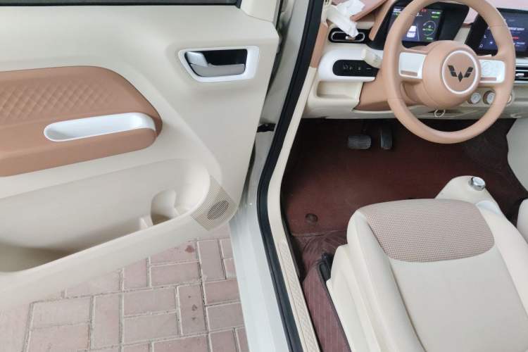 Used Wuling Hongguang MINIEV 2024 3rd Generation 215km Advanced Version Driver Seat