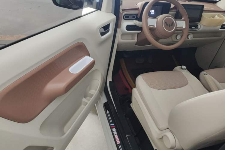 Used Wuling Hongguang MINIEV 2024 3rd Generation 215km Youth Edition Driver Seat