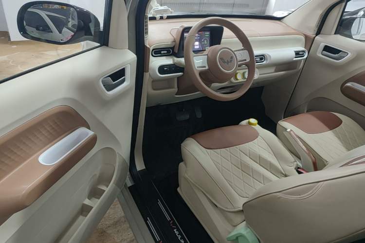 Used Wuling Hongguang MINIEV 2024 3rd Generation 215km Youth Edition Driver Seat