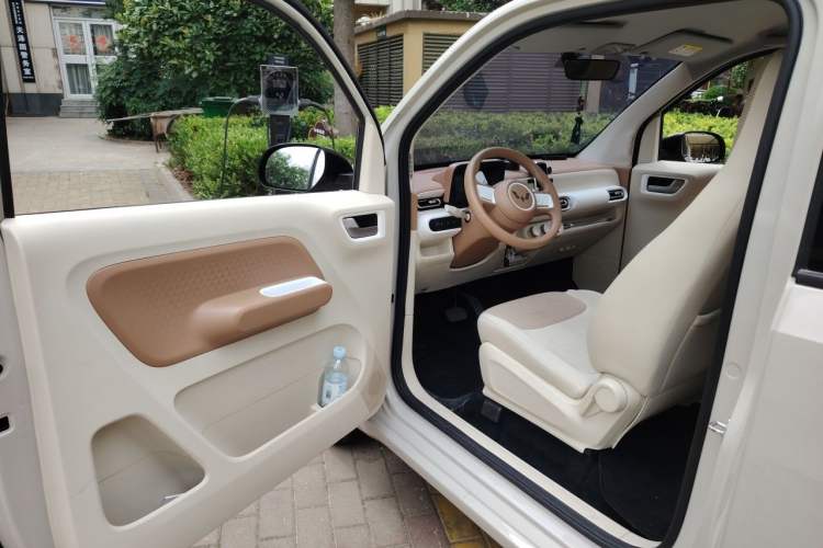 Used Wuling Hongguang MINIEV 2024 3rd Generation 215km Youth Edition Driver Seat