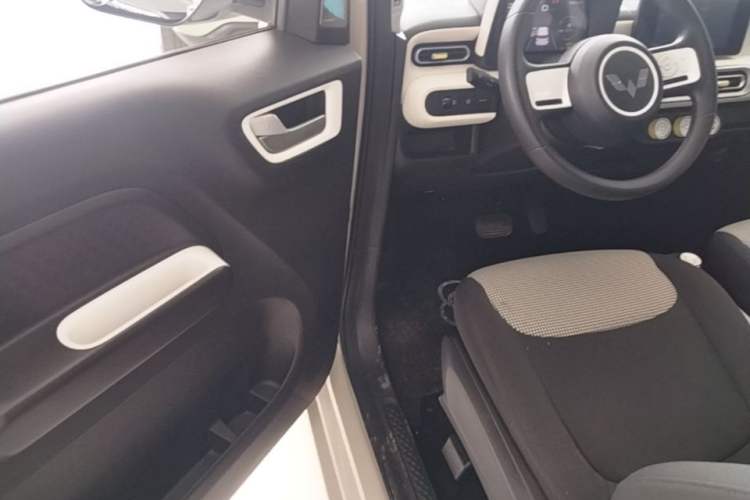 Used Wuling Hongguang MINIEV 2024 3rd Generation 215km Advanced Version Driver Seat