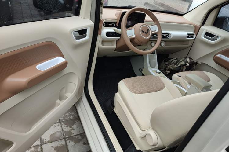Used Wuling Hongguang MINIEV 2024 3rd Generation 215km Youth Edition Driver Seat