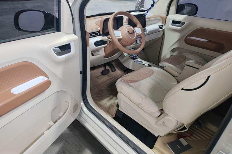 Used Wuling Hongguang MINIEV 2024 3rd Generation 215km Youth Edition Driver Seat