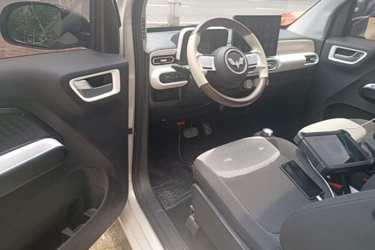 Used Wuling Hongguang MINIEV 2024 3rd Generation 215km Youth Edition Driver Seat