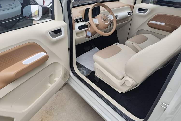 Used Wuling Hongguang MINIEV 2024 3rd Generation 215km Youth Edition Driver Seat