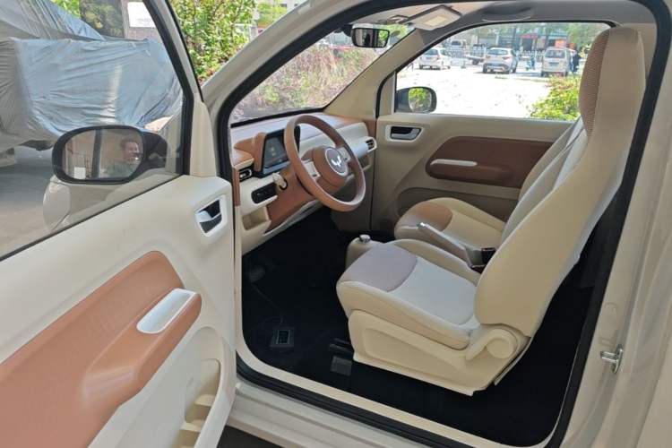 Used Wuling Hongguang MINIEV 2024 3rd Generation 215km Youth Edition Driver Seat